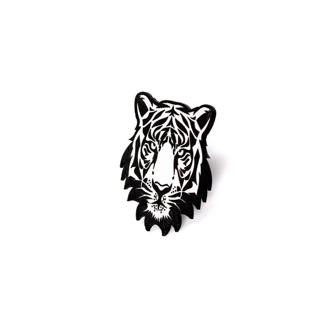 Pin Tigre Plateado Acrílico
