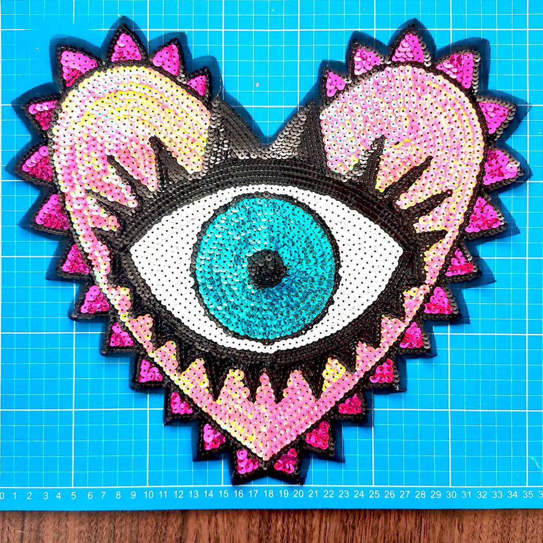 Parche Corazón Fucsia Ojo Turco Grande Lentejuelas BY DELUXE Chile