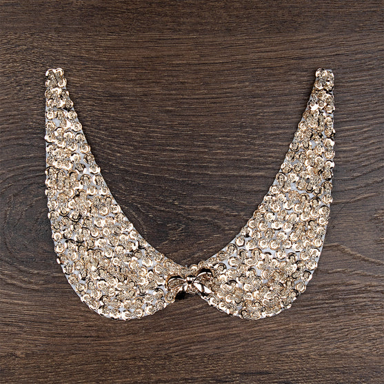 Cuello Lentejuelas Doradas Moño BY DELUXE Chile